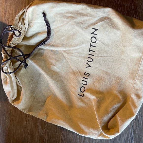 Authentic Louis Vuitton Monogram Abbesses Messenger - Picture 2 of 10